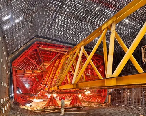 Bild: Taktschiebe-Schalungsmaschine für längsten Unterwassertunnel der Welt