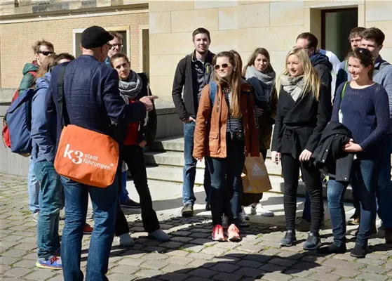 Bild: Die Düsseldorfer Altstadt – Zwischen Residenzgeschichte und Brauchtum