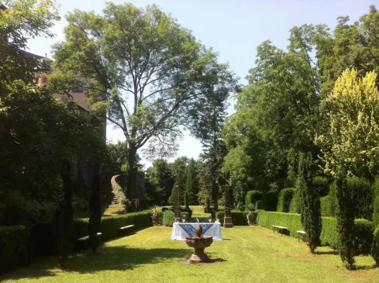 Bild: „L'APÉRITIF AU JARDIN“ - EIN ABENDLICHER STREIFZUG DURCH DIE GÄRTEN DER GAMBURG