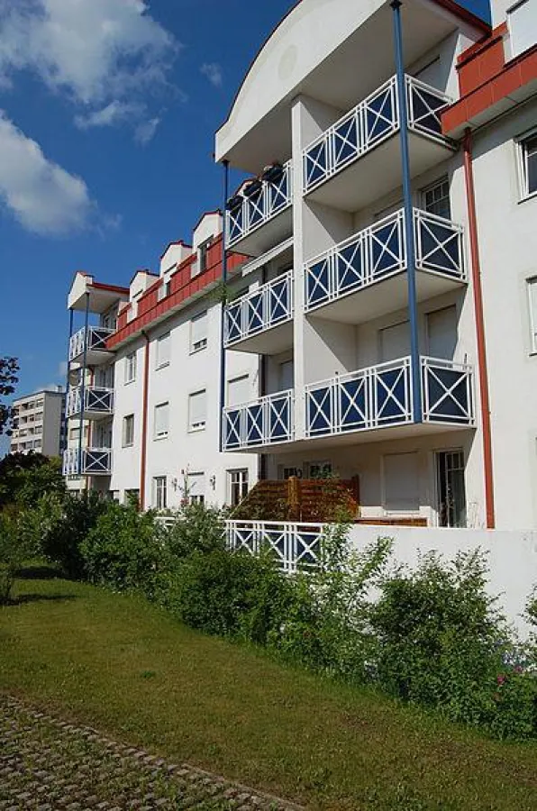 By Ich selber [Public domain], https://commons.wikimedia.org/wiki/File:Wohnung-Gaenserndorf1.JPG