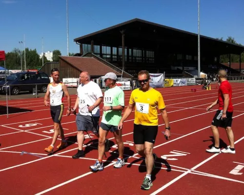 Bild: Spendenlauf von tkv in Balingen bei 30 Grad im Schatten