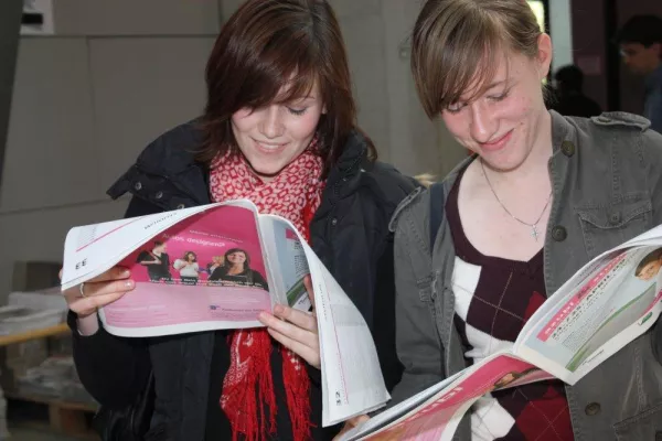 Bild: Film ab für die azubi- & studientage Stuttgart - 145 Aussteller informieren über Ausbildungen und Studiengänge