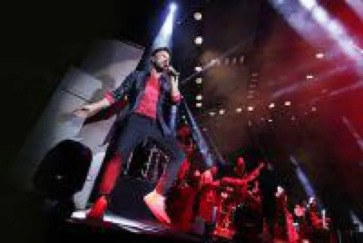 Bild: Megastar Tarkan begeistert Berlin - Deutschlandtour durch sieben Städte