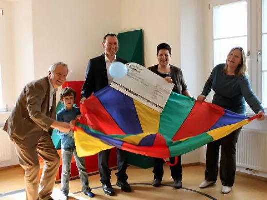 Bild: Stiftung Liebenau überreicht Spenden für die Frühförderstelle Markdorf