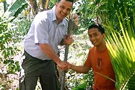 Bild: Dr. Goerg stiftet 10.000 neue Kokosnussbäume für die Zukunft philippinischer der Bio-Bauern
