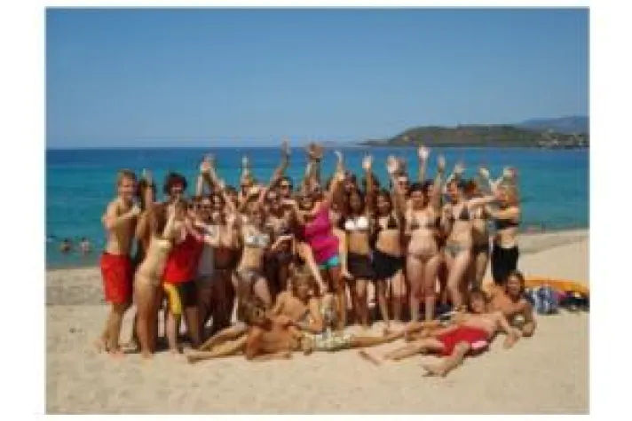 Bild: Sonne, Strand und Party – mit dem Jugendreiseveranstalter young travel club den Sommer erleben