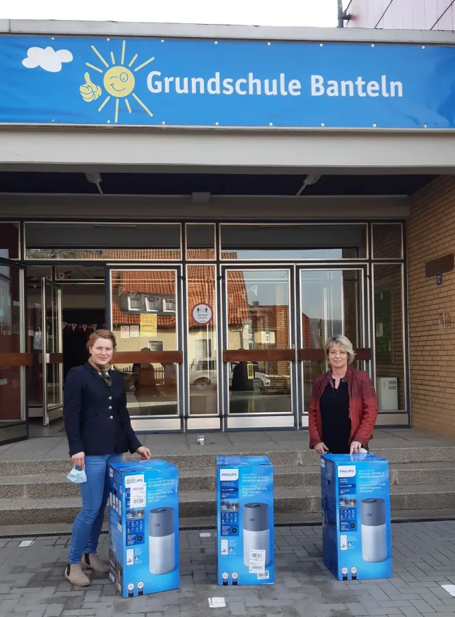 Aydin von und zu Gilsa und Corinna Behle-Blinde  (© Grundschule Banteln )
