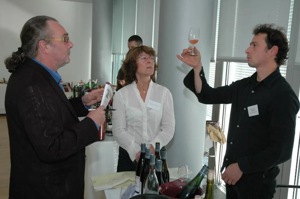 Weine aus Frankreich mal anders: Französische Winzer schenkten während der Weinverkostung reinen Wein ein.