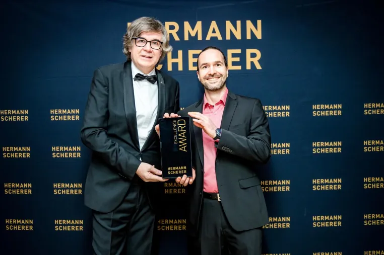 Bild: In vier Minuten die Herzen erreichen - Weltrekord und Excellence Award für Marc Ehlert