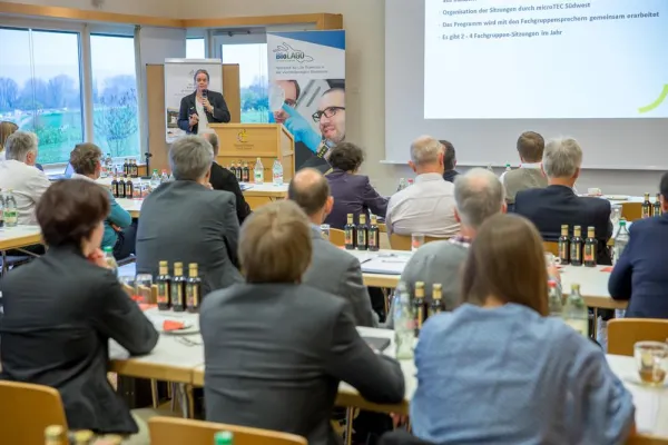 Bild: Expertentreffen zu neuen Technologien für verbesserte Diagnosetests im Taschenformat