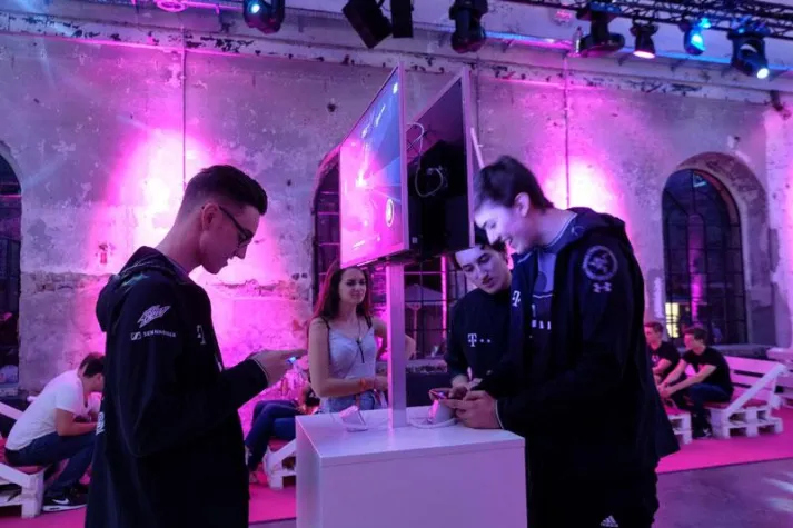 Bild: DO IT! initiiert Partnerschaft von Deutscher Telekom mit SK Gaming