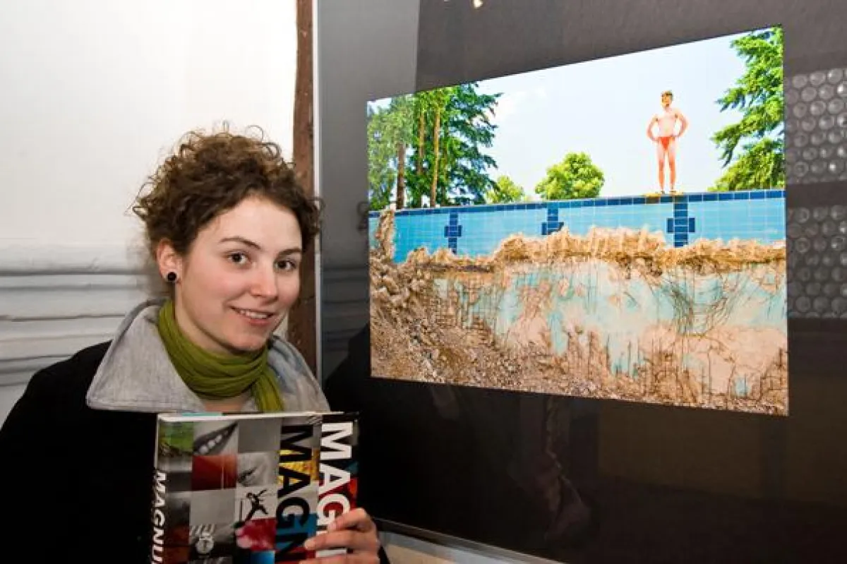 Rahel Metzner vor dem Gewinnerfoto