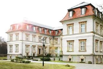 Klinik für Unikatisten rechnet 2011 mit Patientenansturm Bild: Klinik für Unikatisten rechnet 2011 mit Patientenansturm