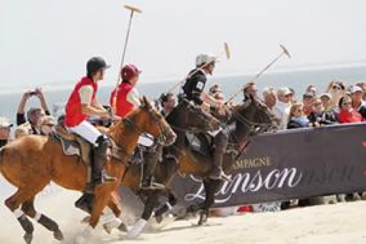 Bild: Die Lanson-Polo-Liaison 2012 glänzt auf 13 Turnieren im Licht des Thron-Jubiläums von Queen Elisabeth II.