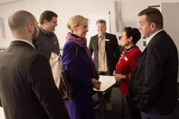 Bild: Richterin spricht Urteil über Projektarbeit von IT-Umschülern