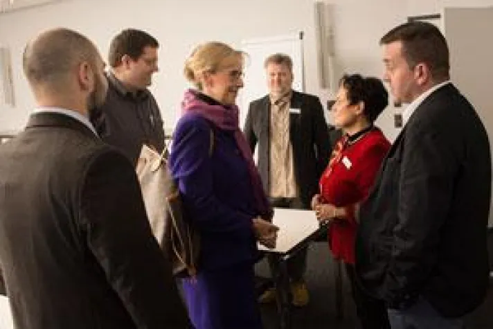 Richterin spricht Urteil über Projektarbeit von IT-Umschülern Bild: Richterin spricht Urteil über Projektarbeit von IT-Umschülern