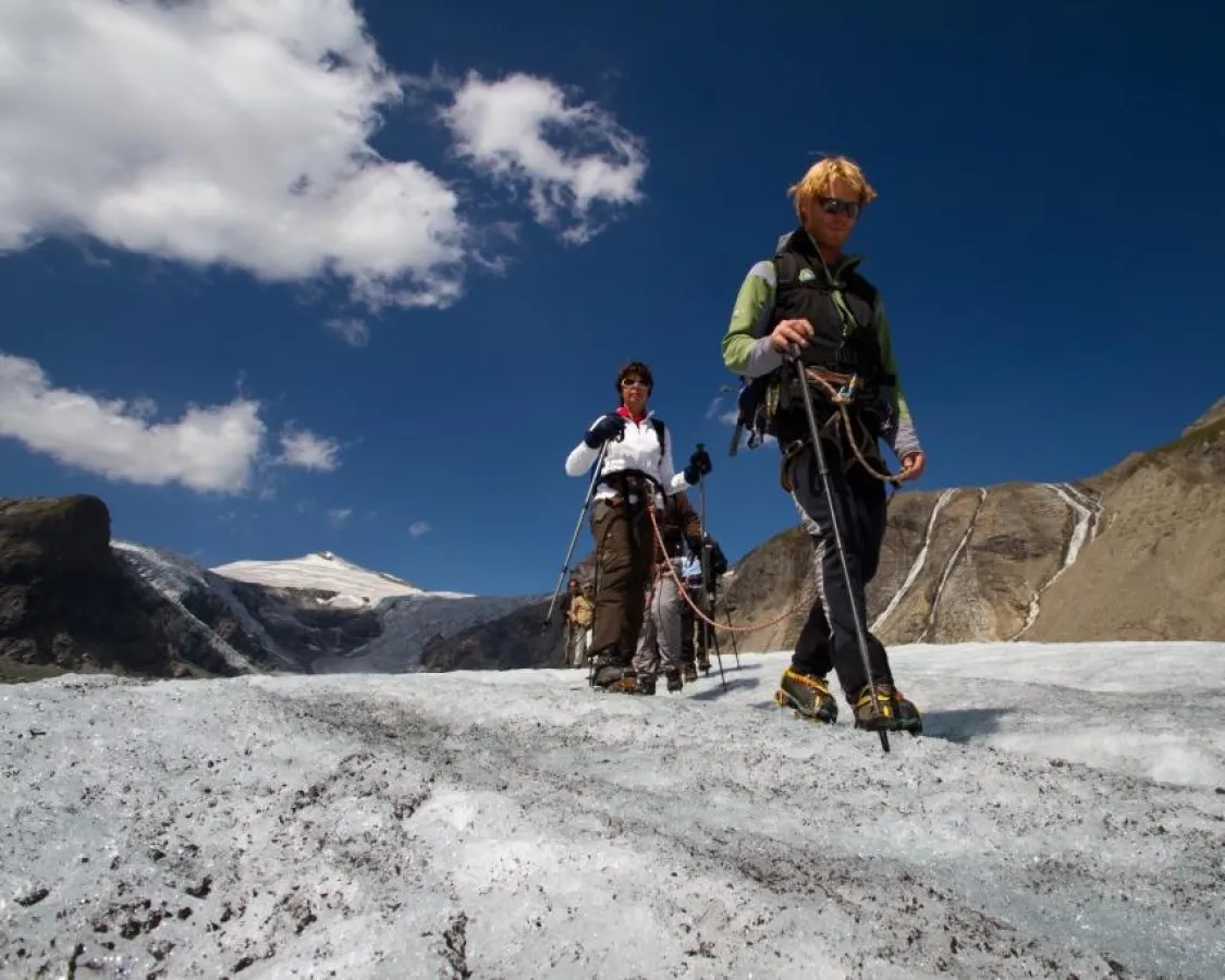 Immer Dienstags im Programm: Magischer Moment beim Gletschertrekking auf der Pasterze