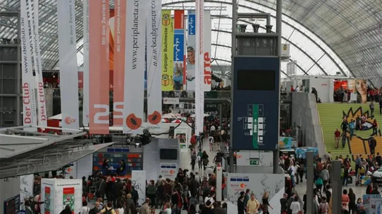 Bild: Tresen-Lesen auf der Leipziger Buchmesse