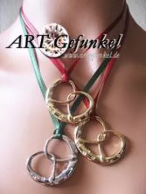 Bild: Trachtenschmuck kann so stylisch sein
