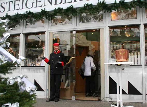 Bild: Schöne Bescherung - Steigenberger Mannheimer Hof zieht in Eisdiele
