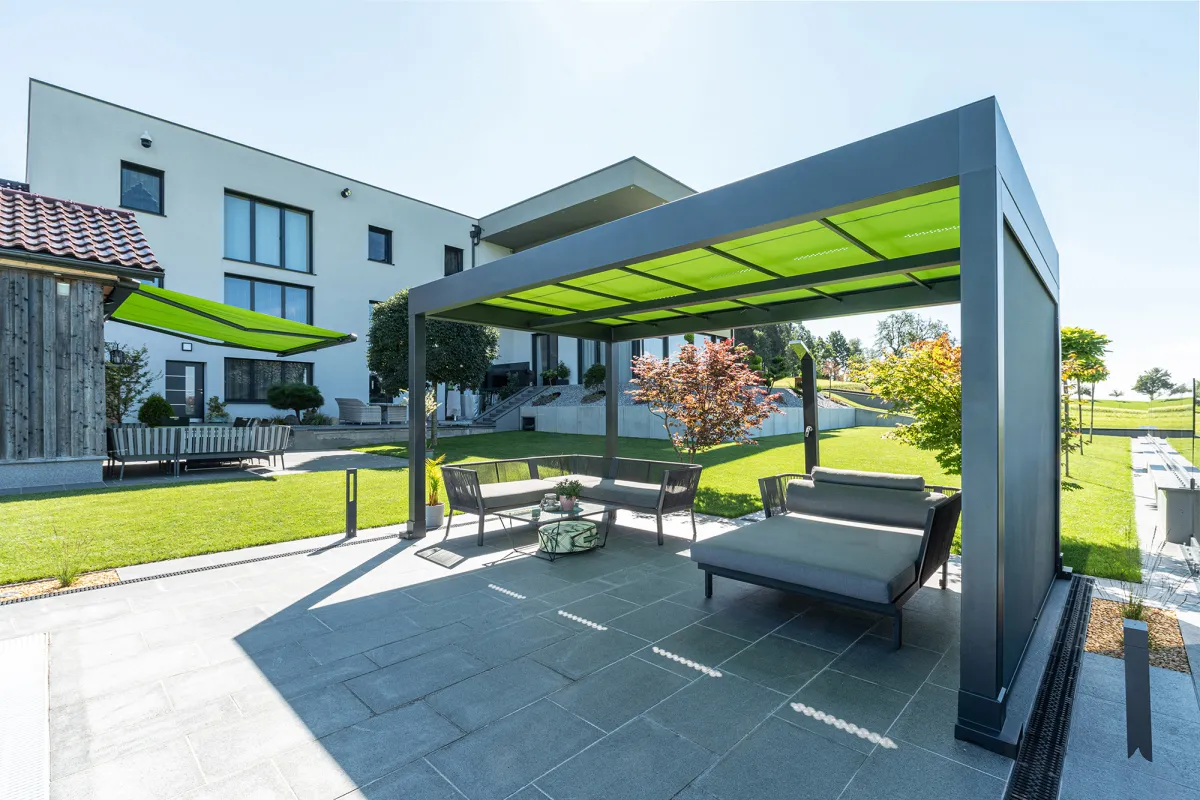 Gleich drei große Markisensysteme von markilux schmücken einen Neubau in Erdleiten bei Bad Zell. (© markilux)