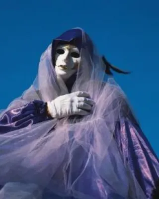 Bild: Zum größten Maskenball der Welt an den Canal Grande