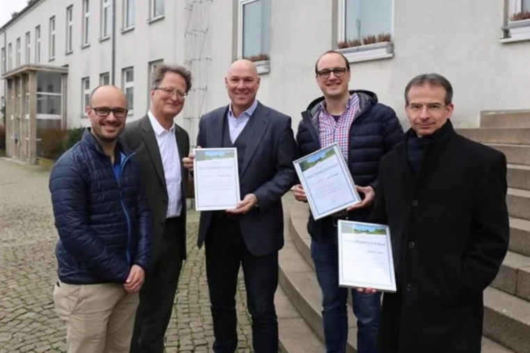 Bild: KLIMANEUTRAL ERZEUGTER "GRÜNSTROM" FÜR SCHULTE PRESS UND VOLKER GEHLEN