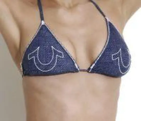 Bild: Trendige Bikinis von True Religion beim Beach Fashion Shop