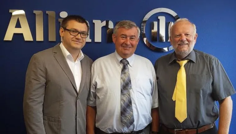 Defibrillatoren retten Leben. Aber wer rettet den Defi? Bild: Defibrillatoren retten Leben. Aber wer rettet den Defi?