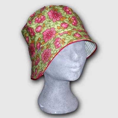 Frühlingstrends für den Kopf: Cloche und Garcon in bunten Farben Bild: Frühlingstrends für den Kopf: Cloche und Garcon in bunten Farben