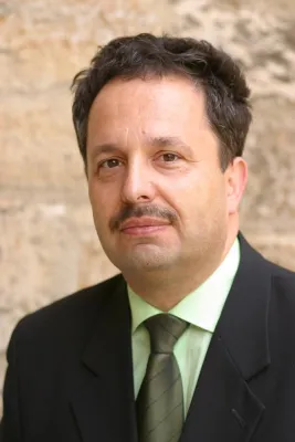 Zwischen Kunst und Kultur – Sinnhaftigkeit von Kritikern für die öffentliche Meinung Bild: Zwischen Kunst und Kultur – Sinnhaftigkeit von Kritikern für die öffentliche Meinung