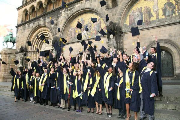 Bild: Bremen erhält durch Master-Absolventen des IGC internationales Flair