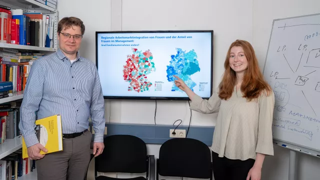 Wie mehr Frauen in Führungspositionen kommen  Bild: Wie mehr Frauen in Führungspositionen kommen
