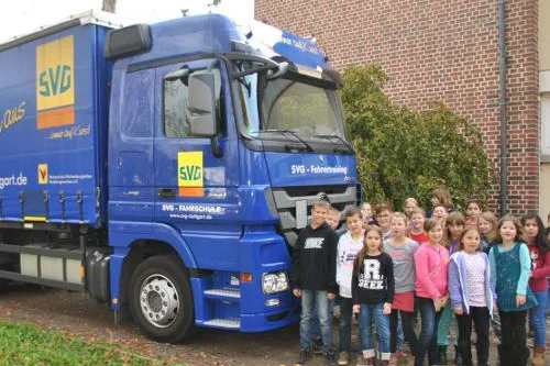 Lustige Lieferung: SVG bringt neun Tonnen Bauklötze Bild: Lustige Lieferung: SVG bringt neun Tonnen Bauklötze