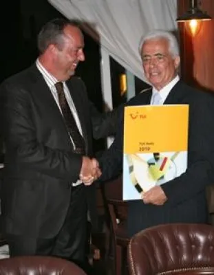 Bild: Höchste Gästezufriedenheit: Neptune Hotel Kos gewinnt TUI Holly Award 2010