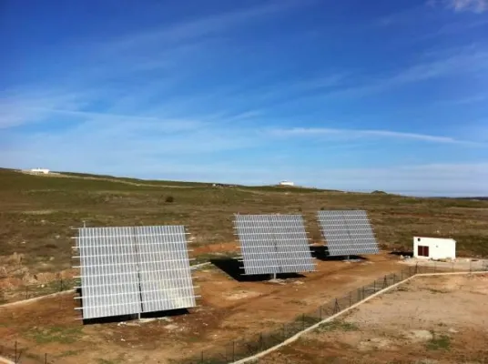 Bild: Isofotón errichtet Marokkos erste Solaranlage auf Konzentratorbasis