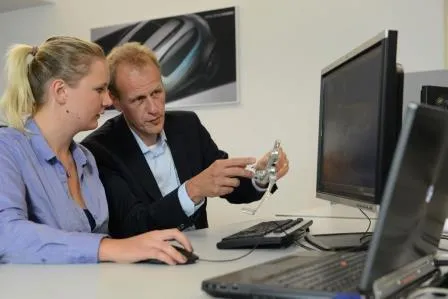 Bild: Messe Dualissimo zeigt Angebotsvielfalt des dualen Studiums: Unternehmen treffen zukünftige Fachkräfte