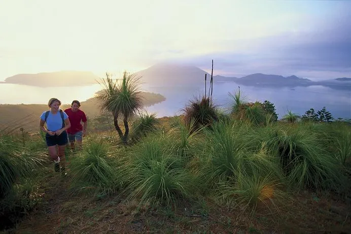 Island Hopping mal anders: Wandern durch die Whitsundays Bild: Island Hopping mal anders: Wandern durch die Whitsundays