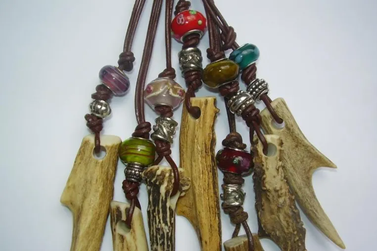 Bild: Geweih trifft Glas - Schmuck aus der Natur im Luftifux-Onlineshop