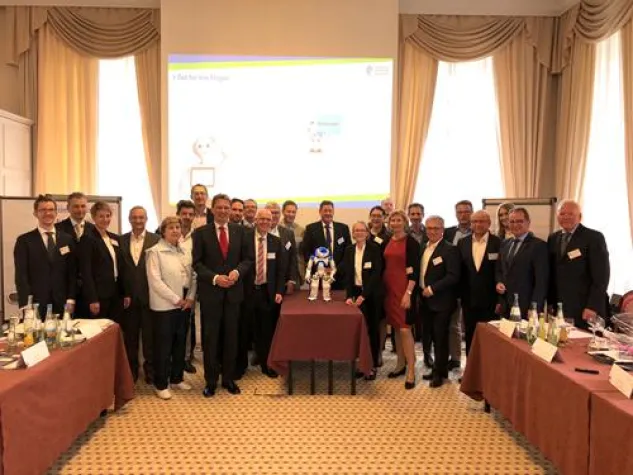 Bild: 3. Seeon Summit – 20 Top-Entscheider stellen sich dem Thema Arbeitswelt der Zukunft