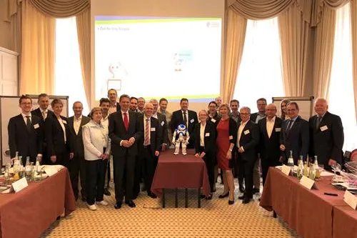 Bild: 3. Seeon Summit – 20 Top-Entscheider stellen sich dem Thema Arbeitswelt der Zukunft