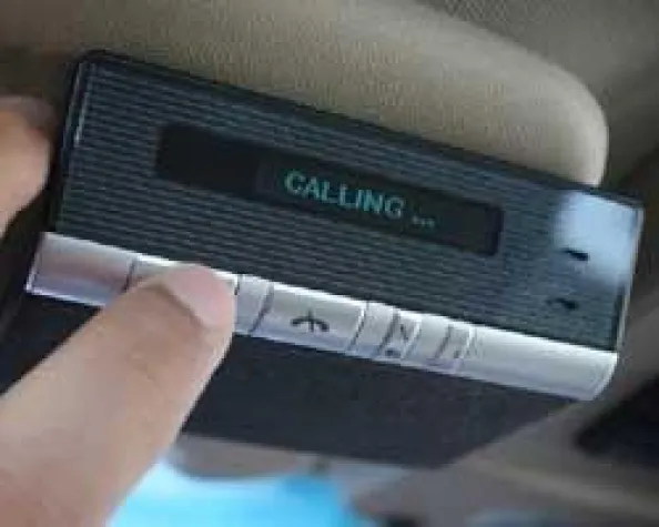 Bild: Freisprecheinrichtung im Fahrzeug – Festeinbau immer beliebter