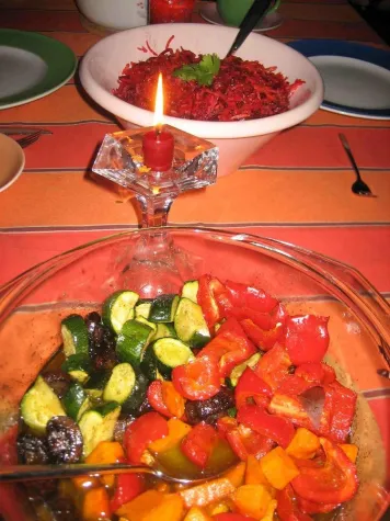 Bild: Roh-mantischer Potluck für eine gesunde Ernährung