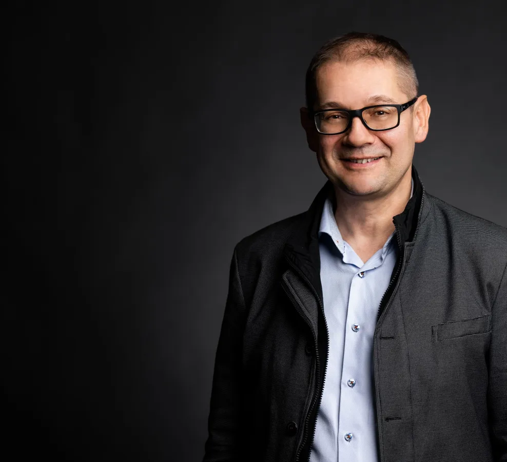 Geschäftsführer Robert Gfrerer, Silicon Alps Cluster  (© Daniel Waschnig / SAC)