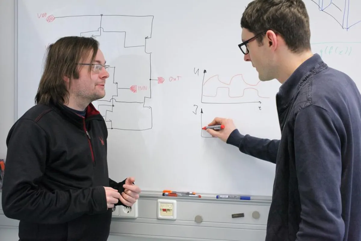 IMMS und TU Ilmenau forschen an neuartigen Assistenzsystemen für Chip-Designer. Foto: IMMS.
