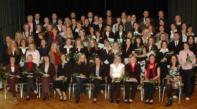 Bild: Abschlussurkunden an Diplom- und Bachelorabsolventen der Hochschule Harz übergeben