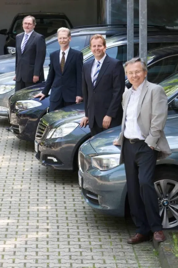 Freuen sich darauf, den freien Markt zu erobern: Norbert Wikowsky, Head Office, Peter Schneider, Leiter Vertrieb, Lothar Schwan, Leiter Marketing und Horst Krastetter, Sprecher der Geschäftsführung De