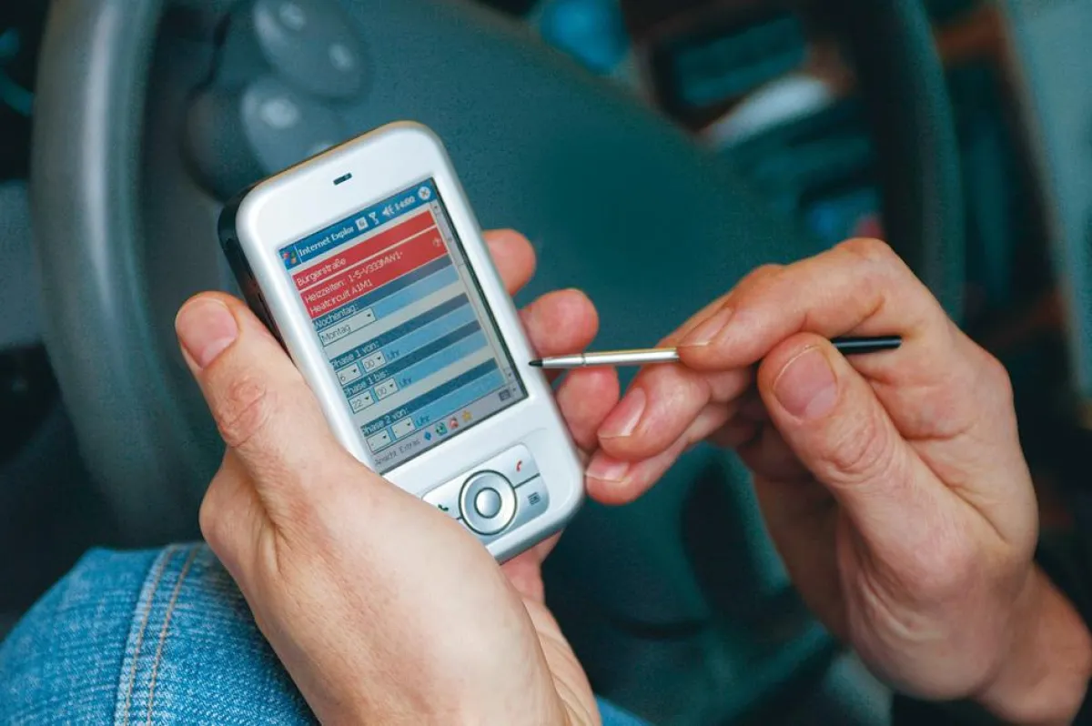 Dank der Marcant-Technologie können Wartungsmitarbeiter via Smartphone auf die Heizungsanlagen zugreifen. (Bild: Viessmann)