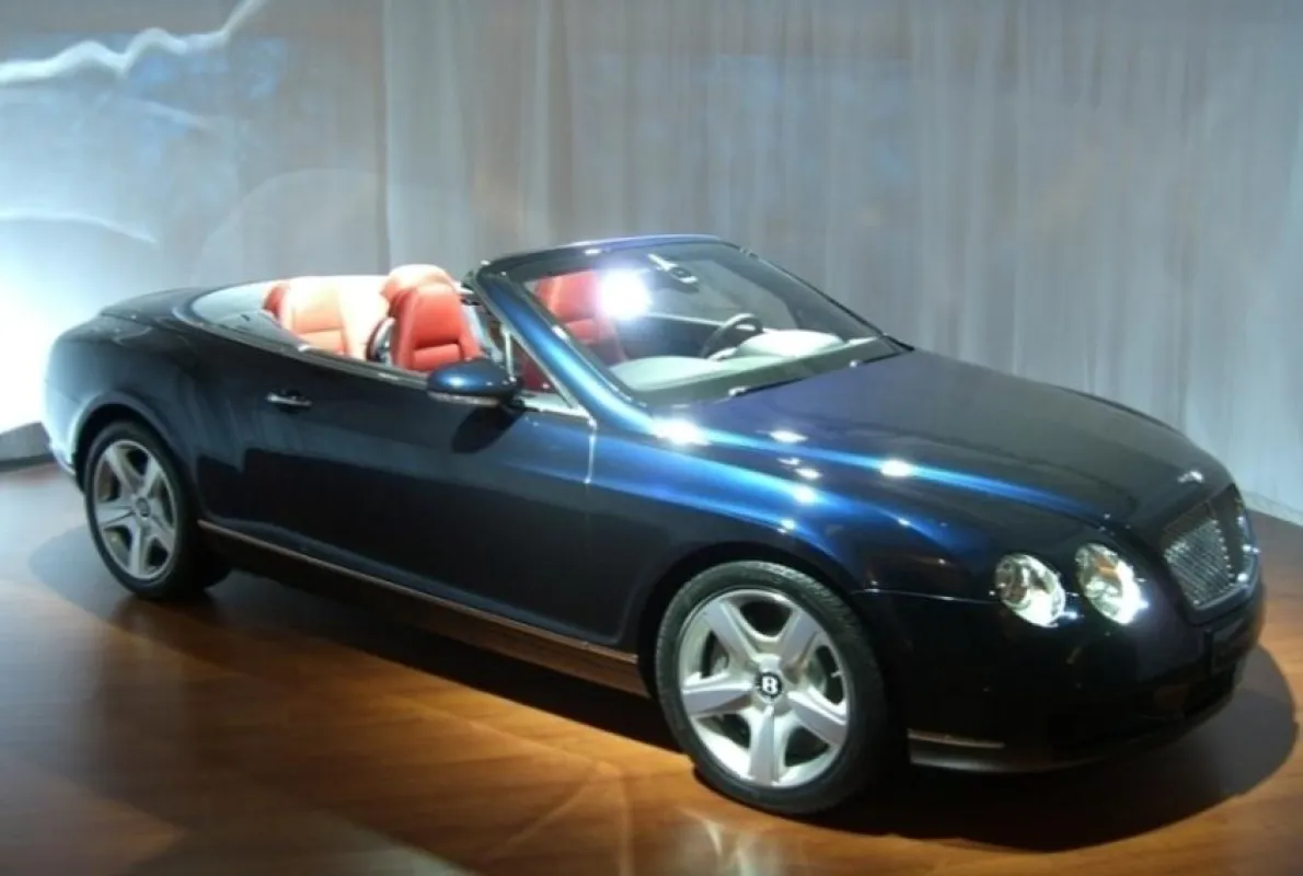 Die Europapremiere des neuen Bentley Continental GT Cabriolet