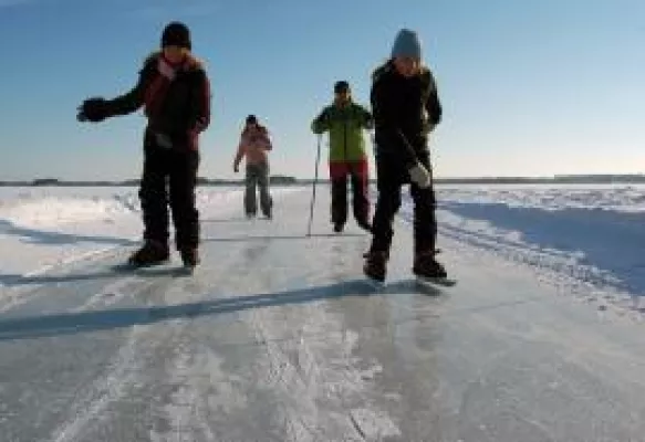Bild: »Tourenschlittschuhlaufen auf dem Saimaa«